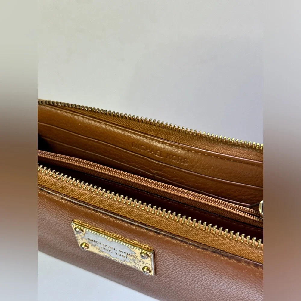 Michael Kors Jet Set Wallet, Large Light Tan Brown Zip Around Inside Pockets - Picture 11 of 11